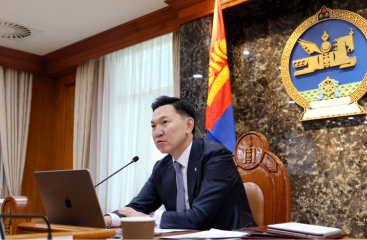 ЗГ: Эмч, эмнэлгийн ажилчдын цалингийн тогтолцоог “цэгцлэх” асуудлыг хэлэлцэж байна